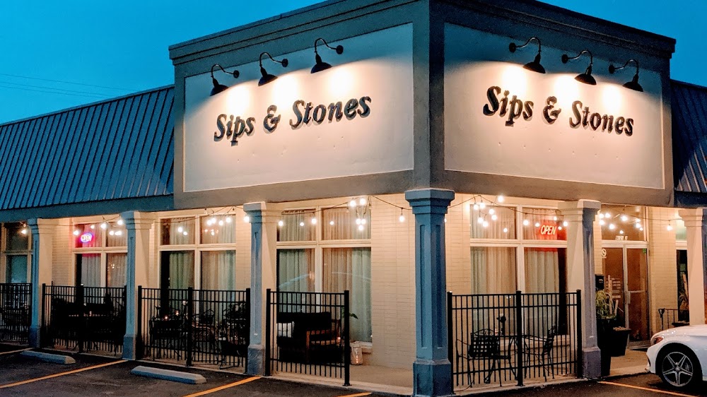 Sips & Stones Lounge and Eatery